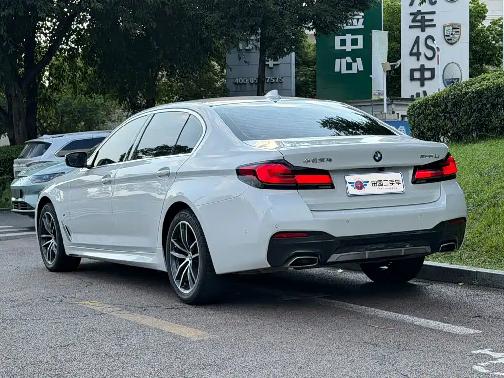 BMW 5 Series — фото 5