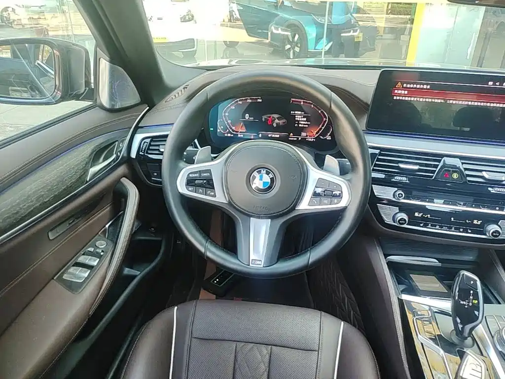 BMW 5 Series — фото 11