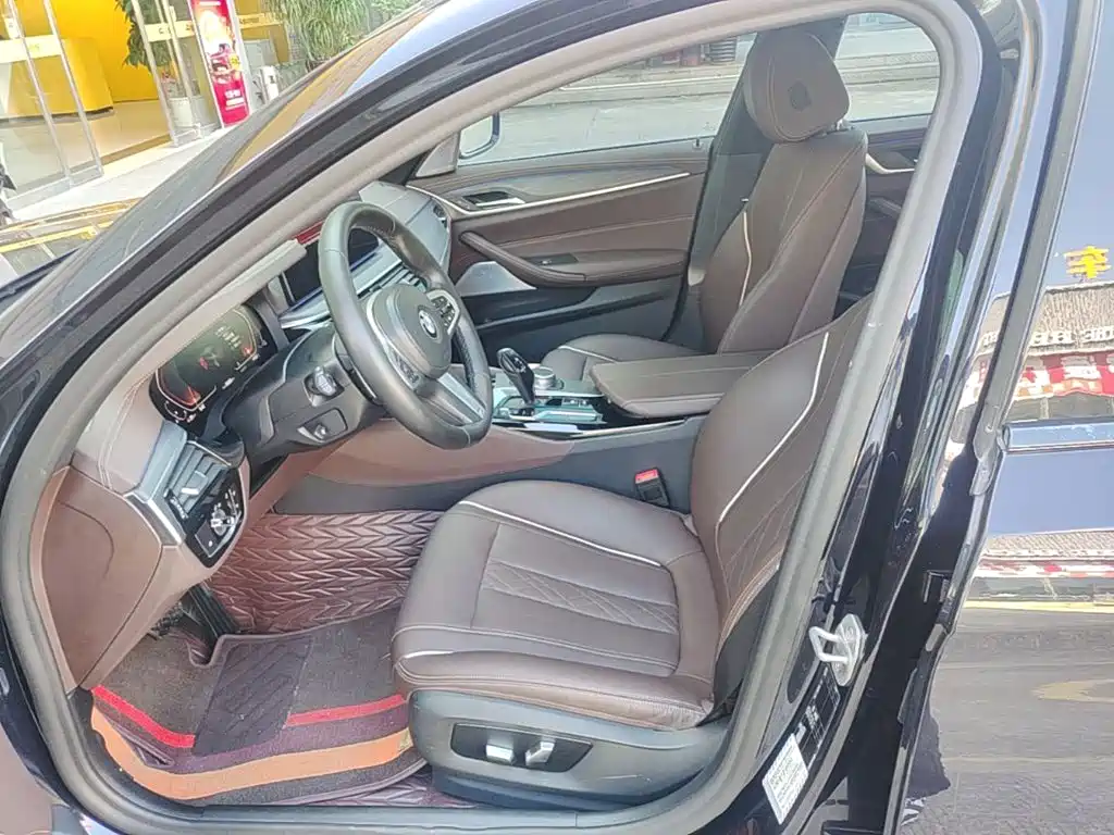 BMW 5 Series — фото 15