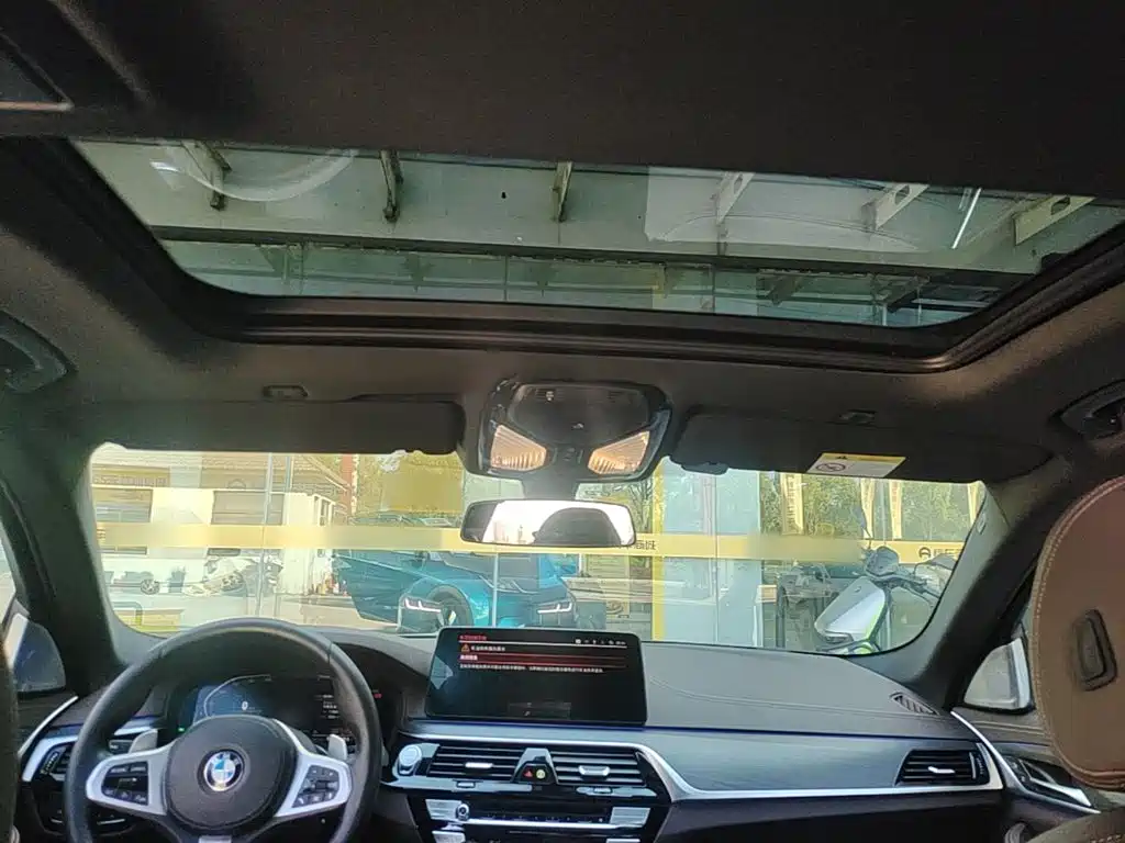 BMW 5 Series — фото 18