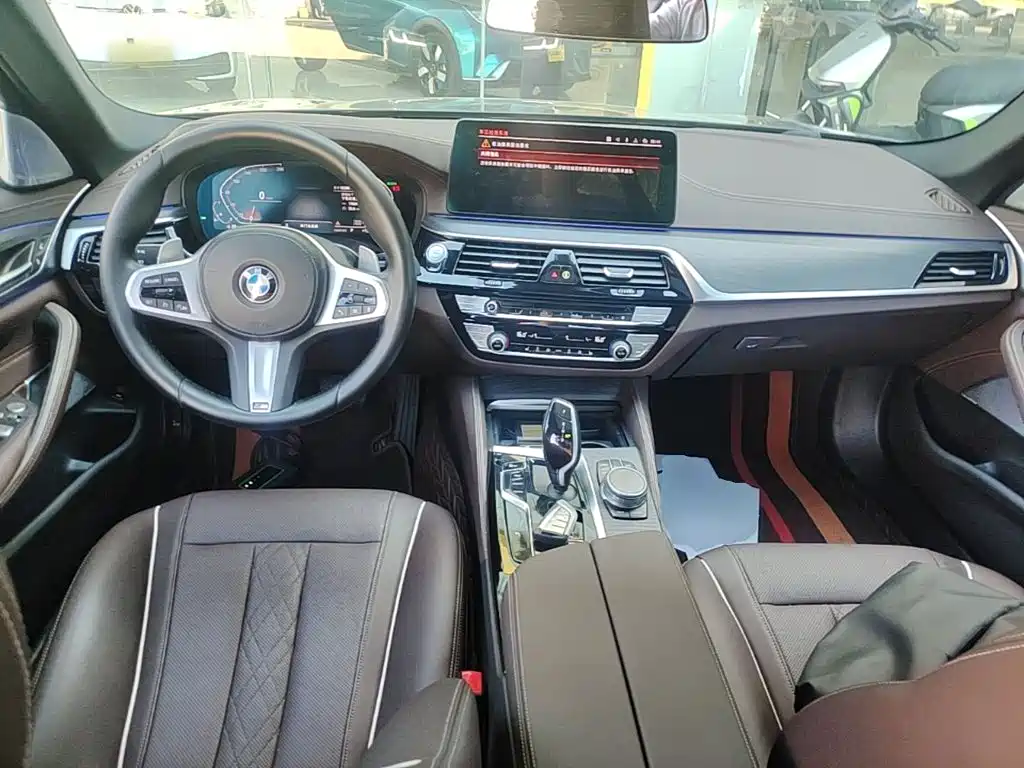 BMW 5 Series — фото 10