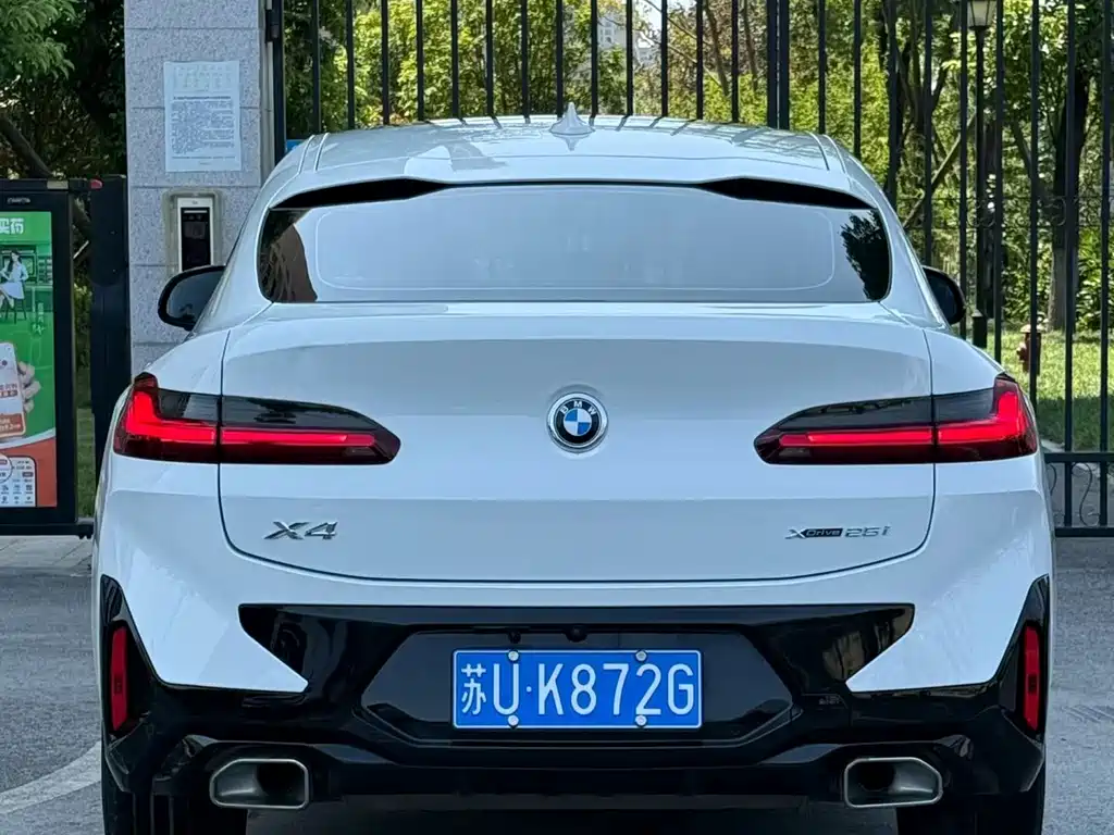 BMW X4 — фото 8