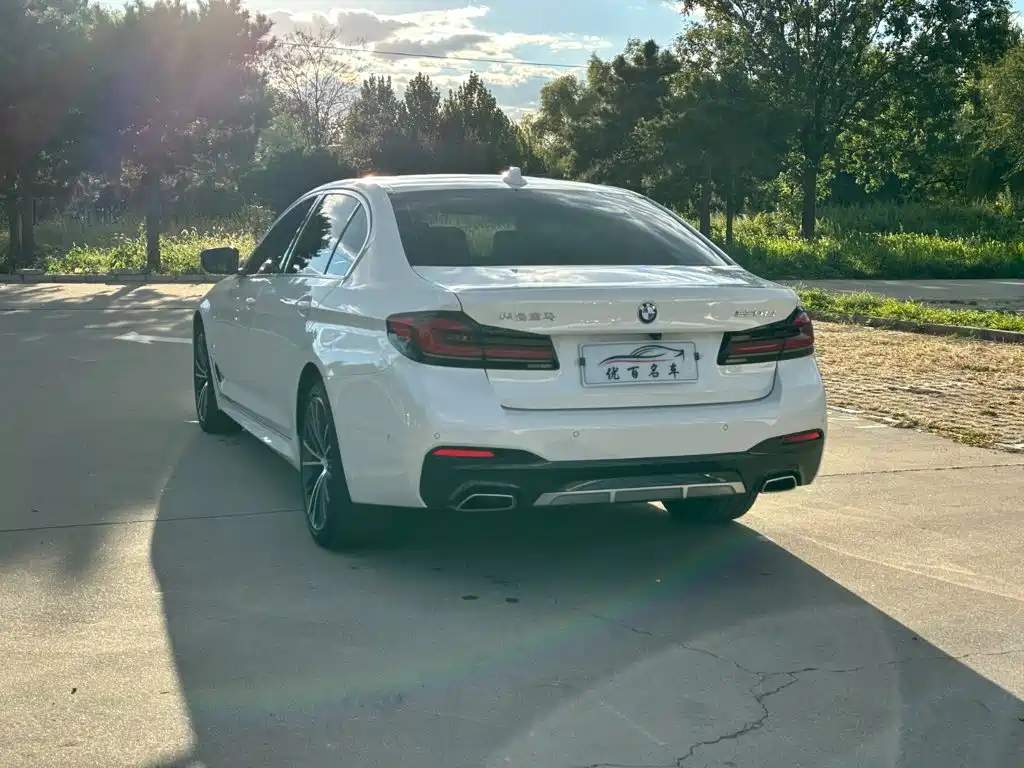 BMW 5 Series — фото 4