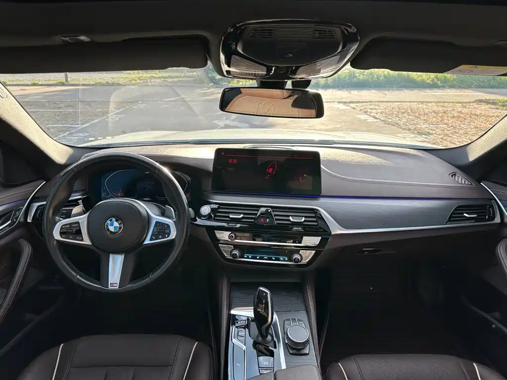 BMW 5 Series — фото 10