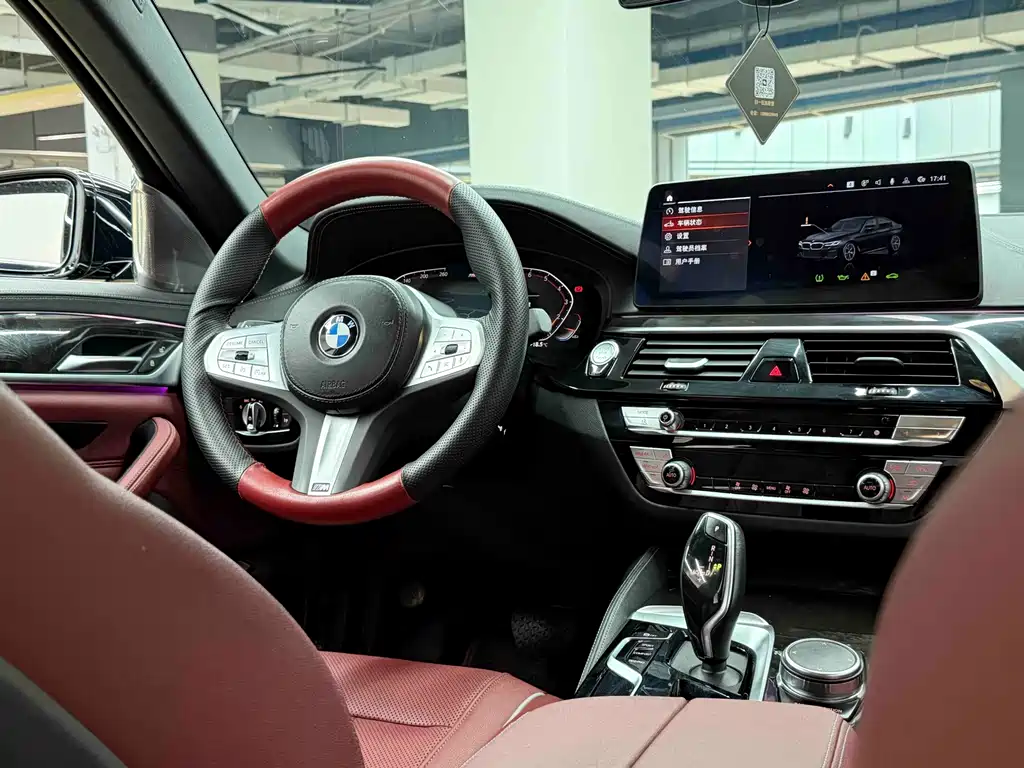 BMW 5 Series — фото 20