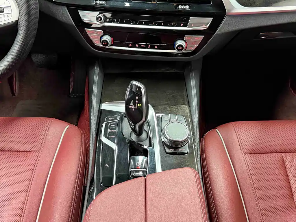 BMW 5 Series — фото 21