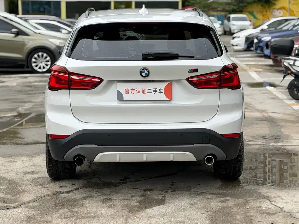 BMW X1 — фото 8