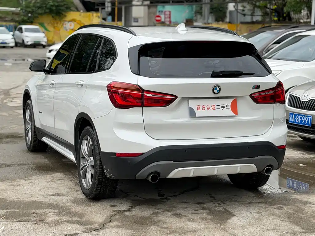 BMW X1 — фото 9