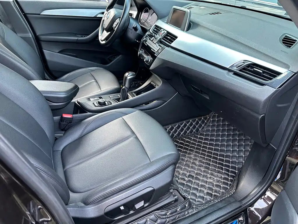 BMW X1 — фото 14