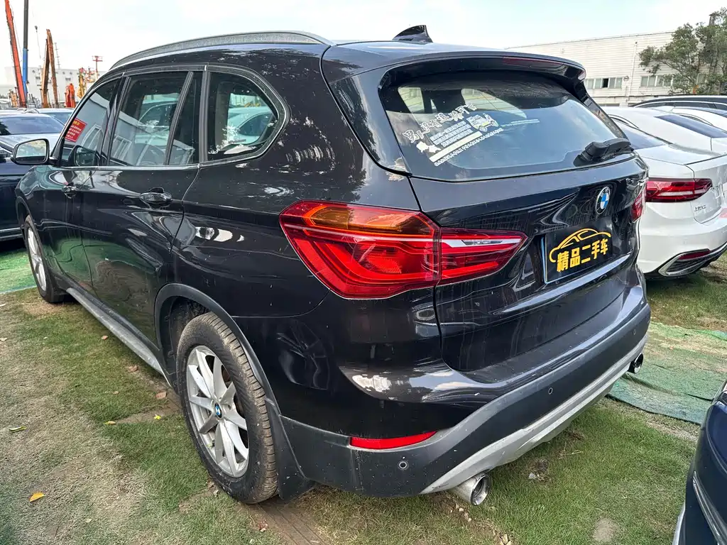 BMW X1 — фото 18