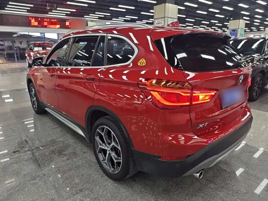 BMW X1 — фото 5
