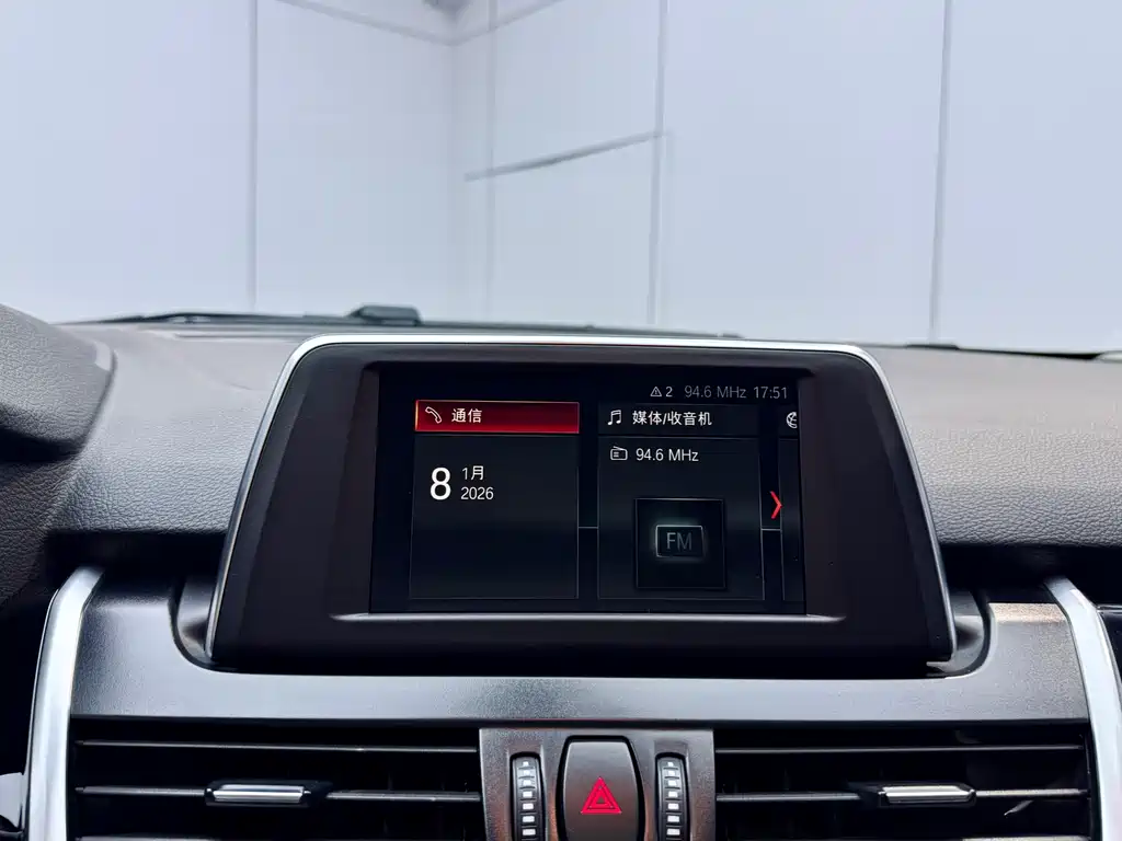 BMW 2 Series Active Tourer — фото 13