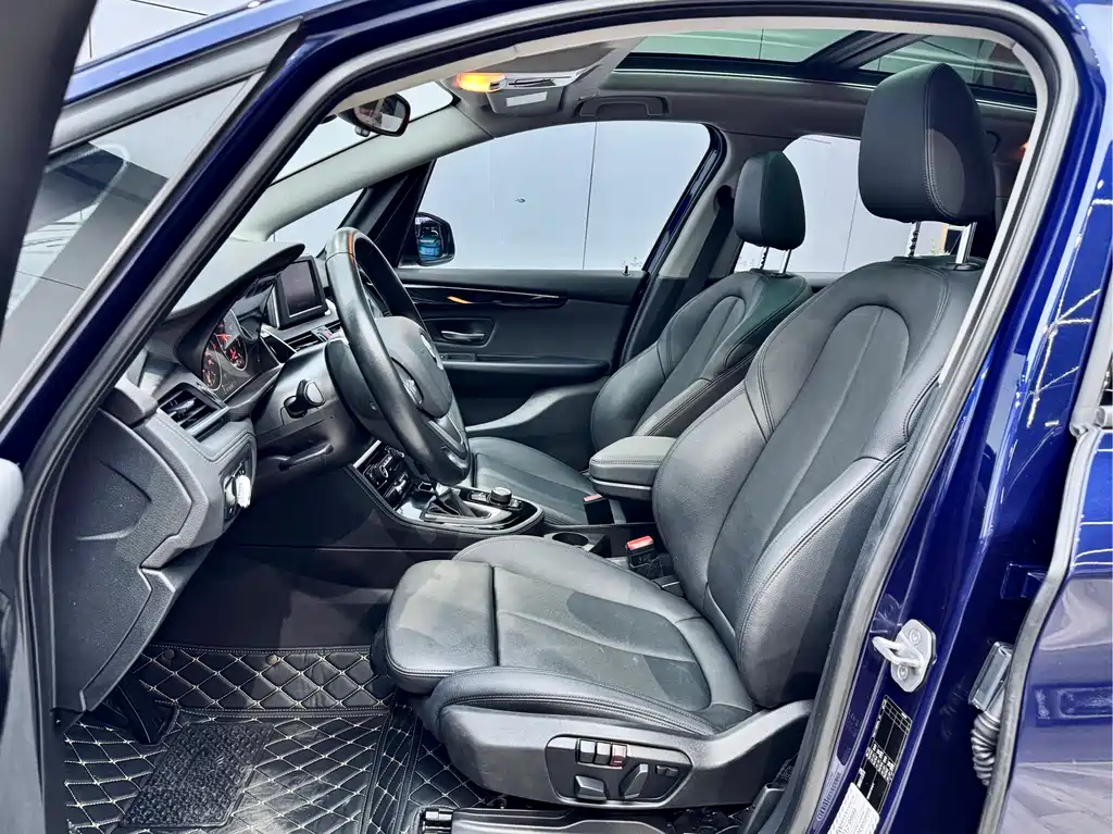 BMW 2 Series Active Tourer — фото 9