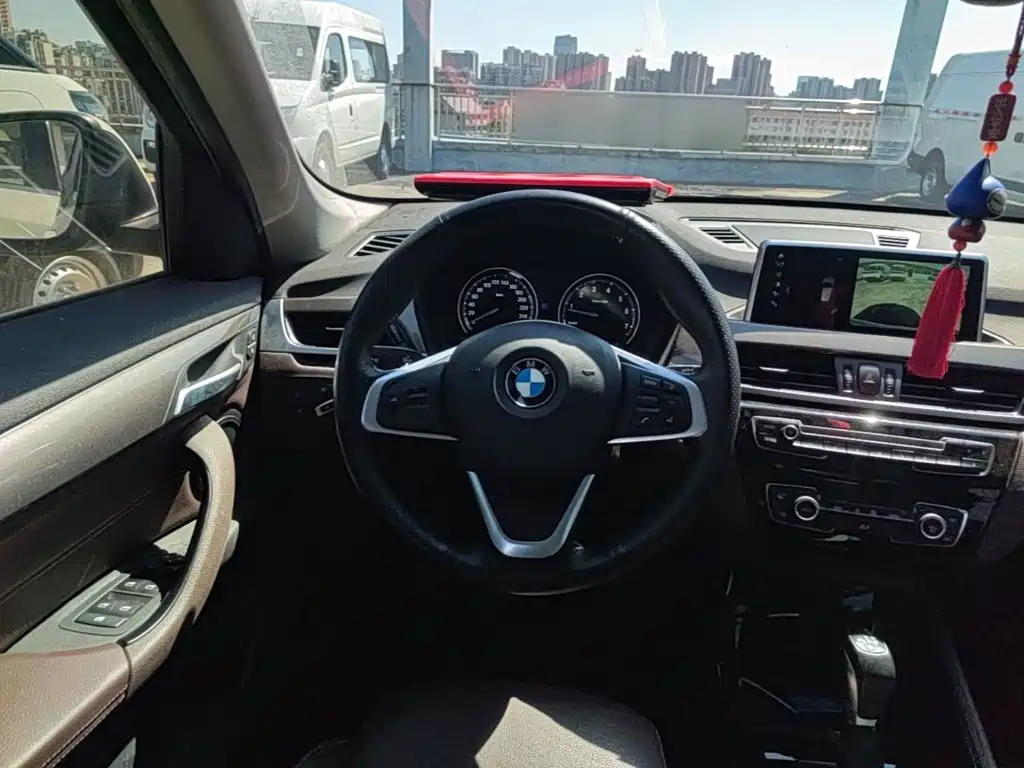 BMW X1 — фото 11