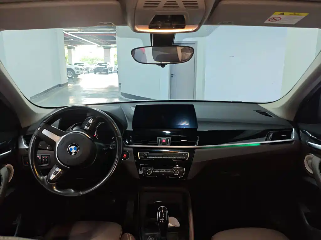 BMW X1 — фото 5