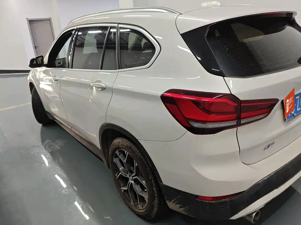 BMW X1 — фото 7