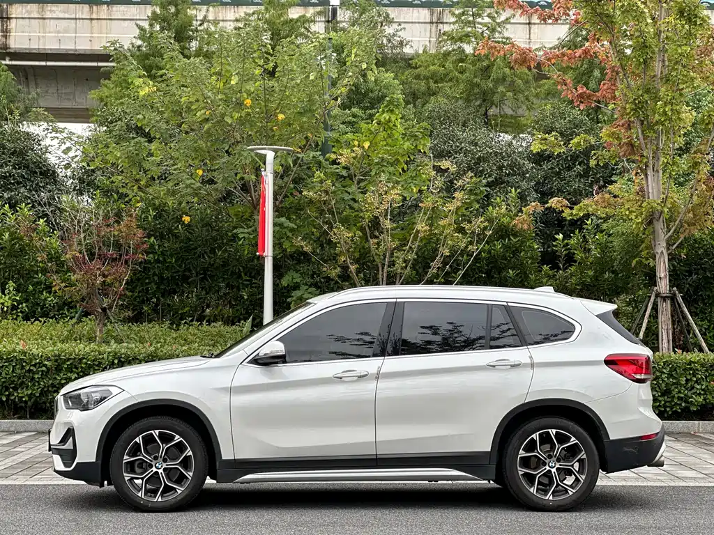 BMW X1 — фото 7