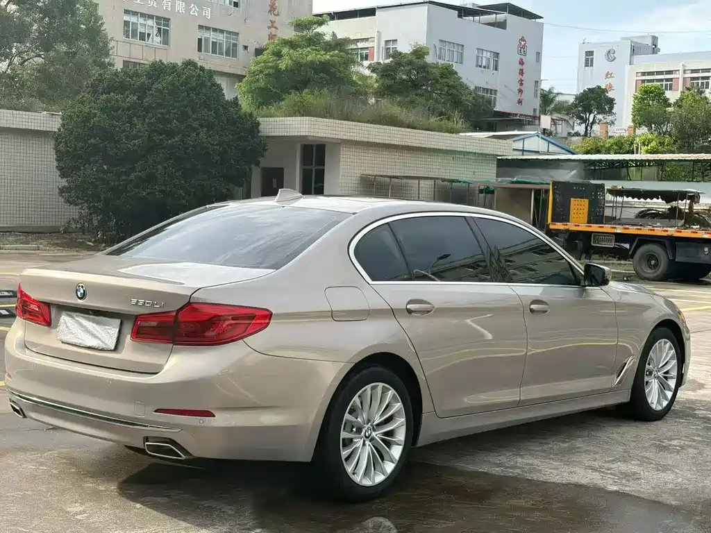 BMW 5 Series — фото 2