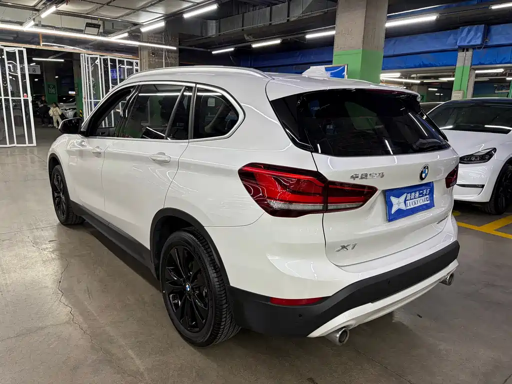 BMW X1 — фото 5