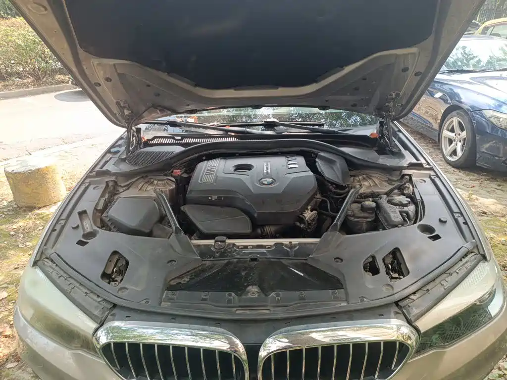 BMW 5 Series — фото 11