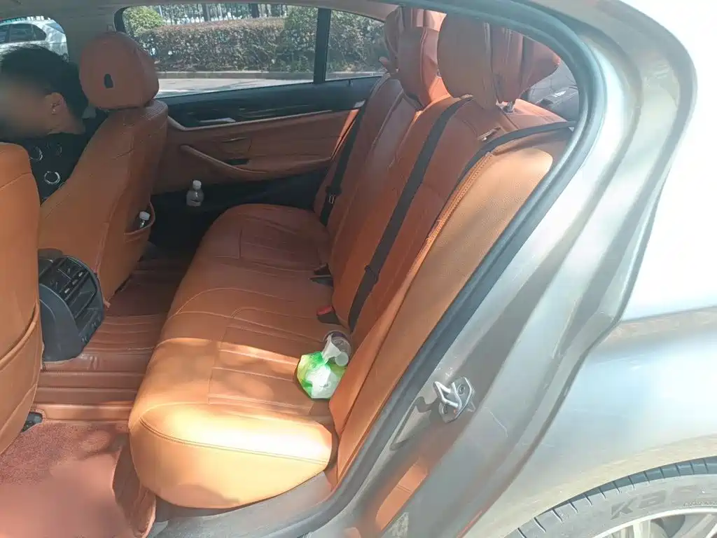 BMW 5 Series — фото 15