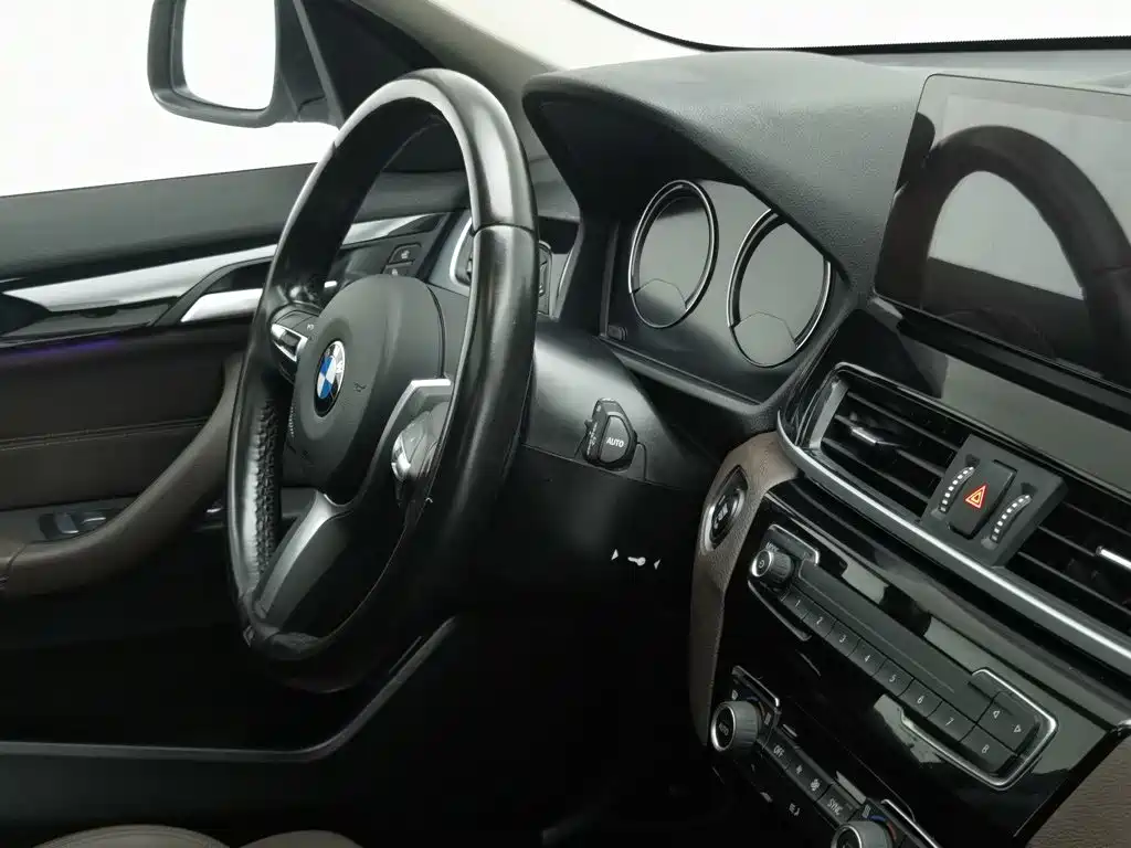 BMW X1 — фото 22