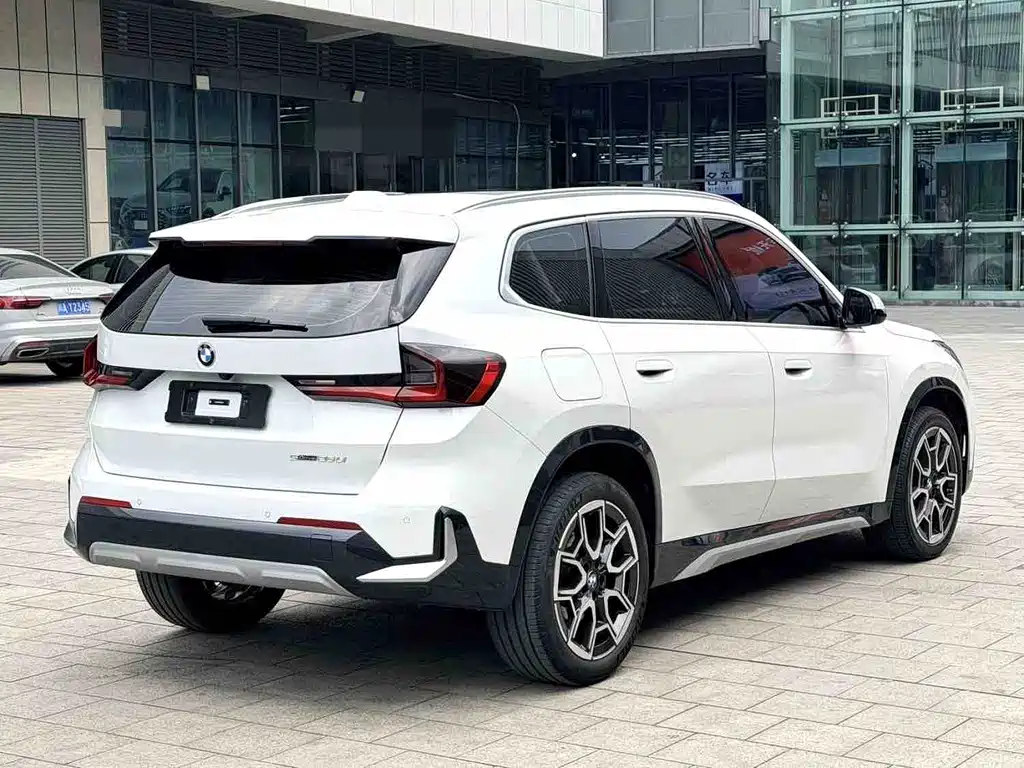 BMW X1 — фото 18
