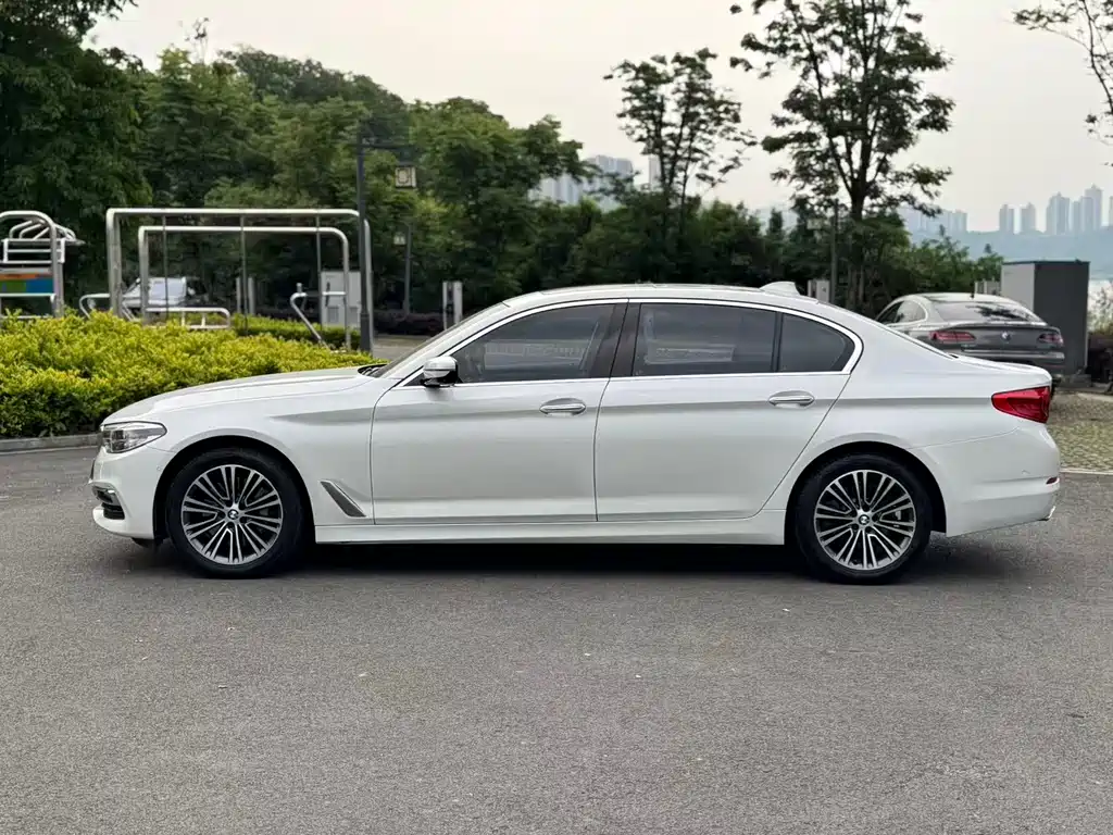 BMW 5 Series — фото 3
