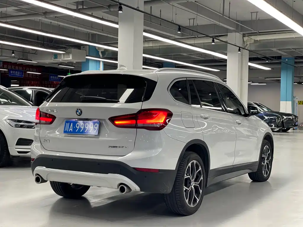 BMW X1 — фото 8