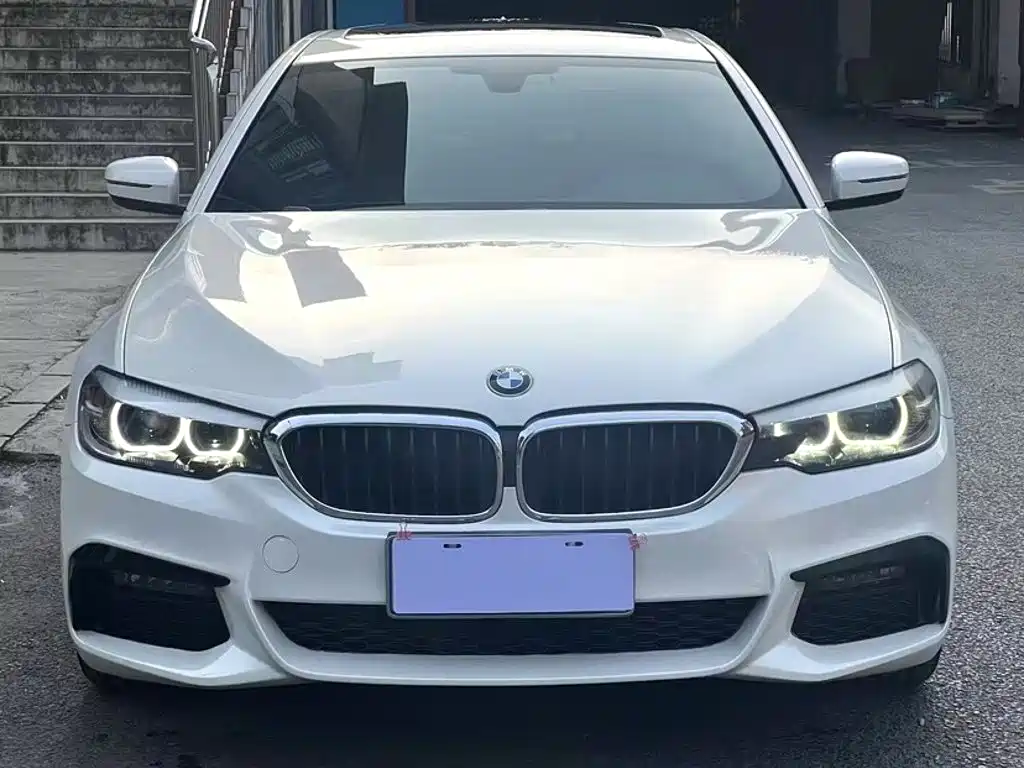 BMW 5 Series — фото 21
