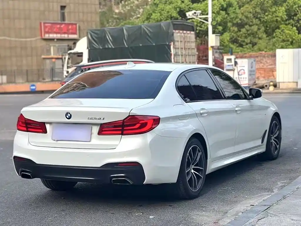 BMW 5 Series — фото 22
