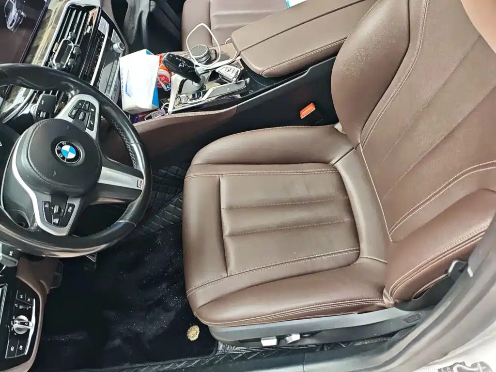 BMW 5 Series — фото 9