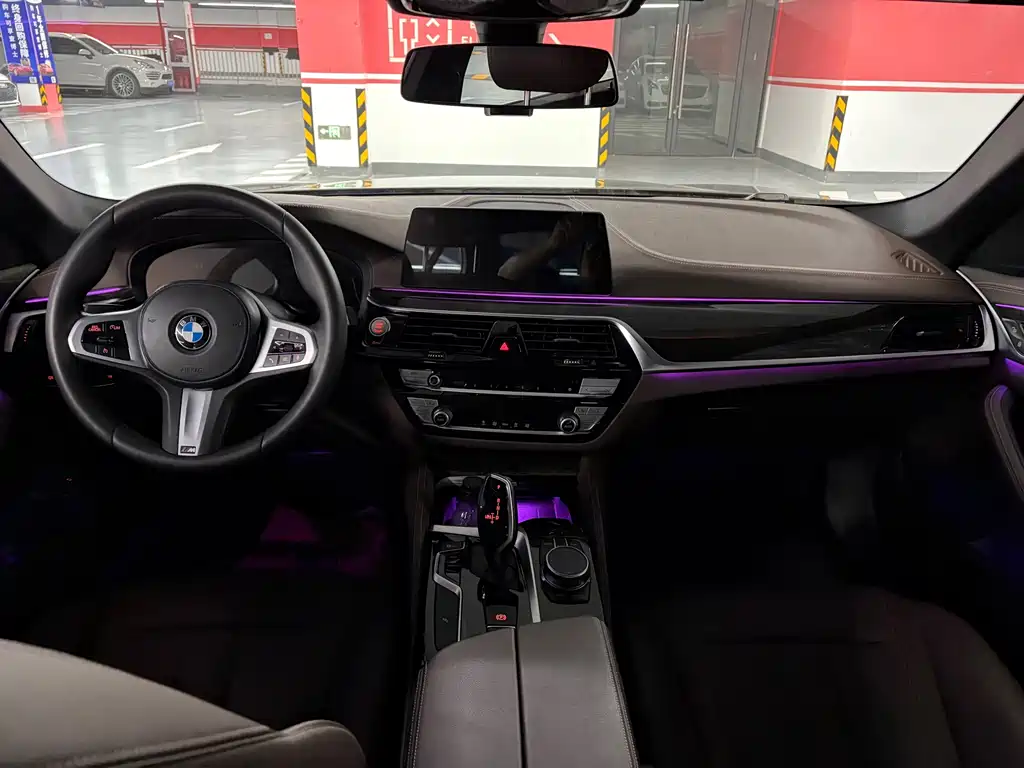 BMW 5 Series — фото 11