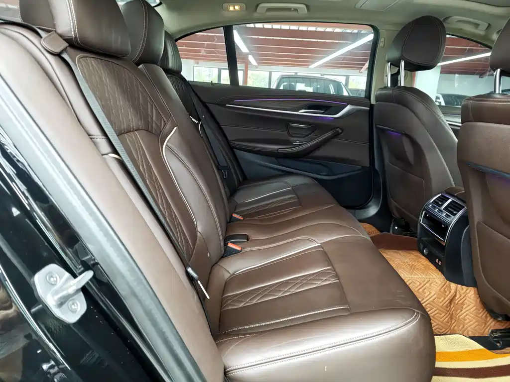BMW 5 Series New Energy — фото 13