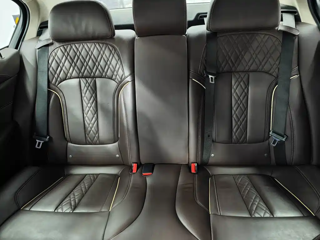 BMW 5 Series New Energy — фото 14