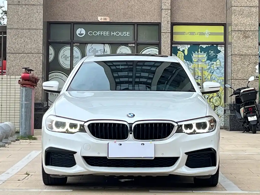 BMW 5 Series — фото 2