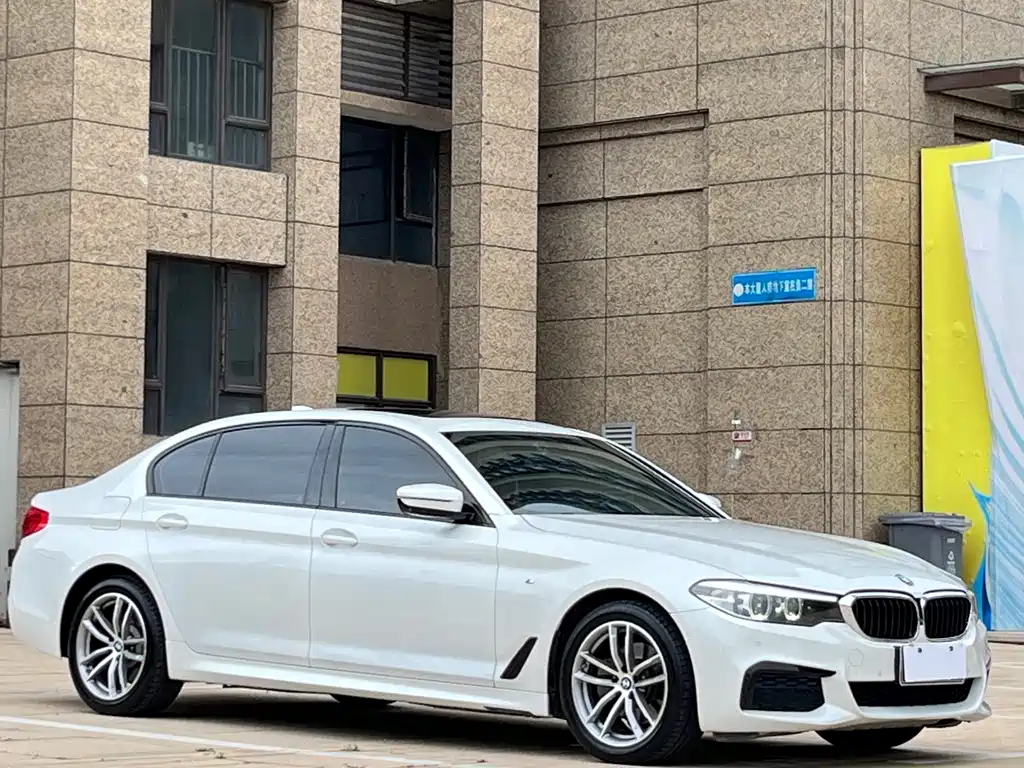 BMW 5 Series — фото 3