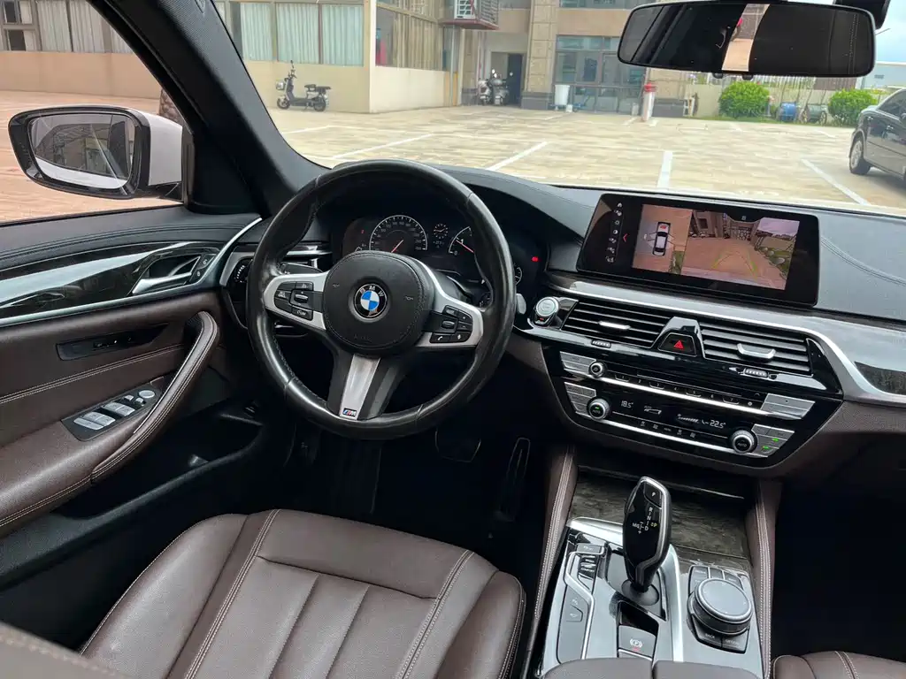 BMW 5 Series — фото 10