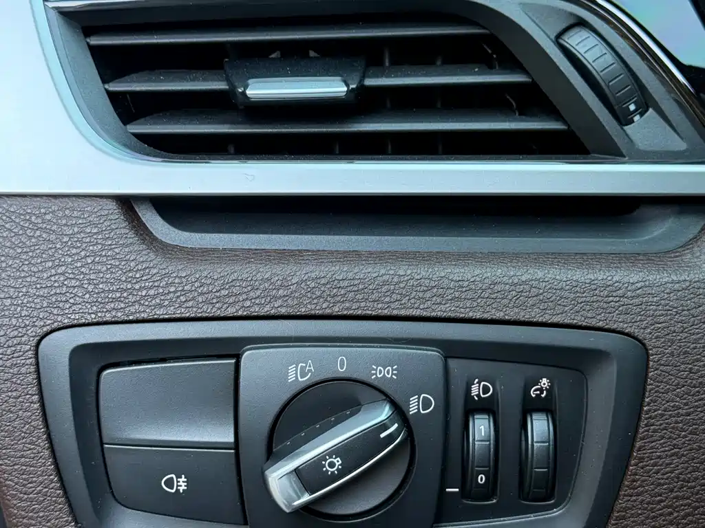 BMW X1 — фото 11