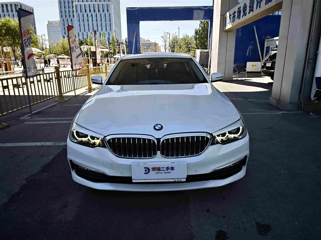BMW 5 Series — фото 2