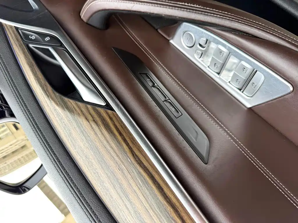 BMW 5 Series — фото 11