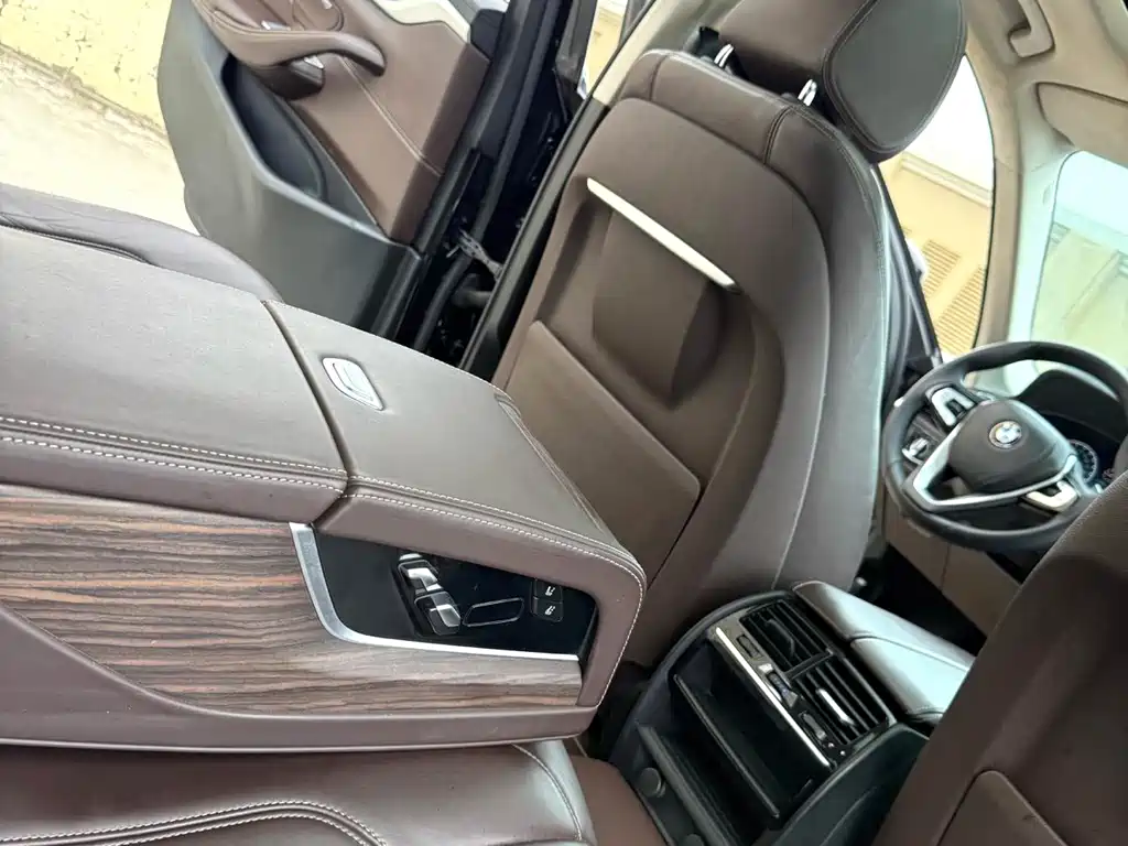 BMW 5 Series — фото 13