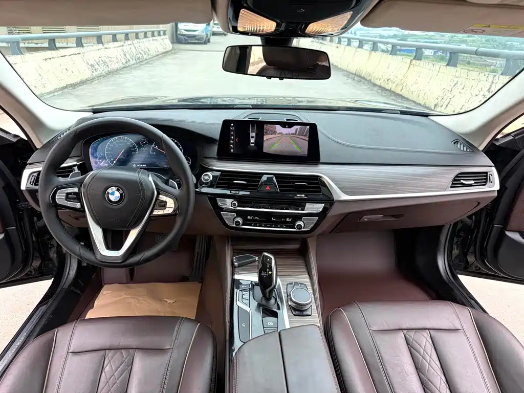 BMW 5 Series — фото 5