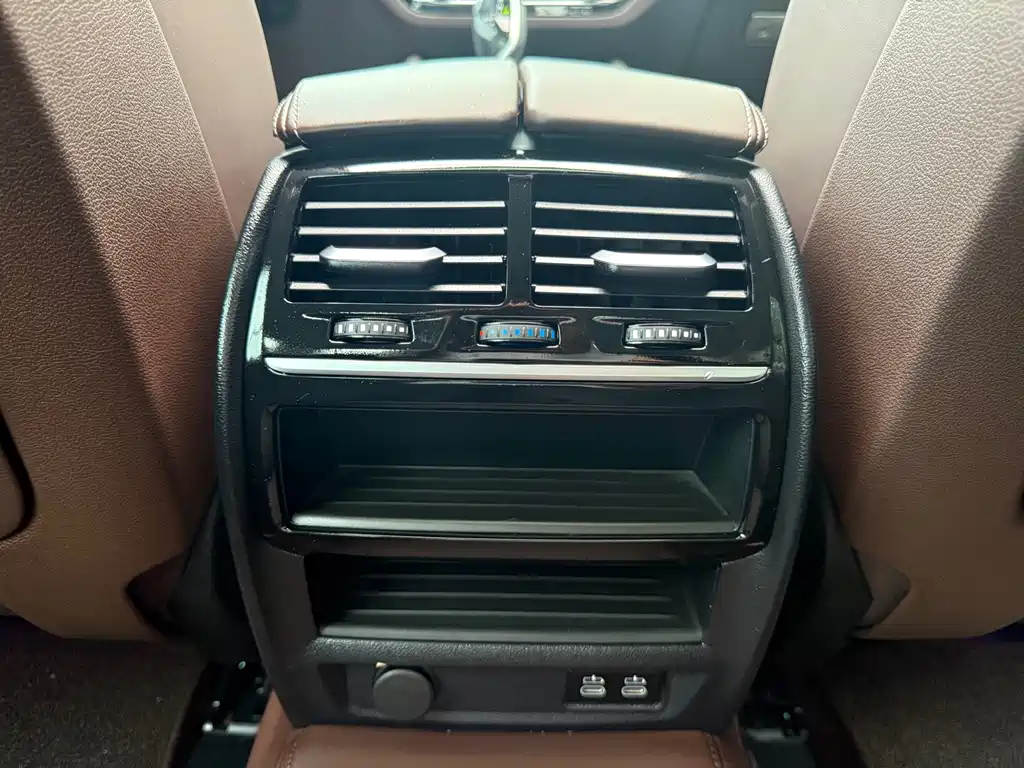 BMW 5 Series — фото 18