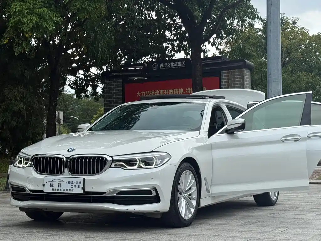 BMW 5 Series — фото 21