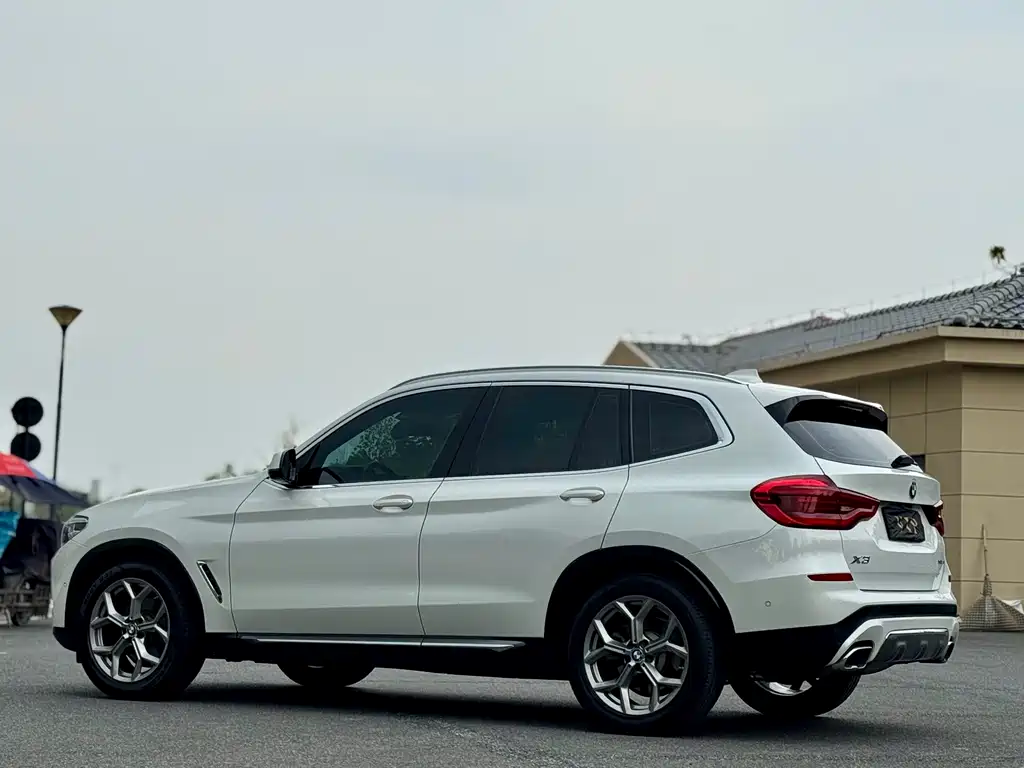 BMW X3 — фото 10