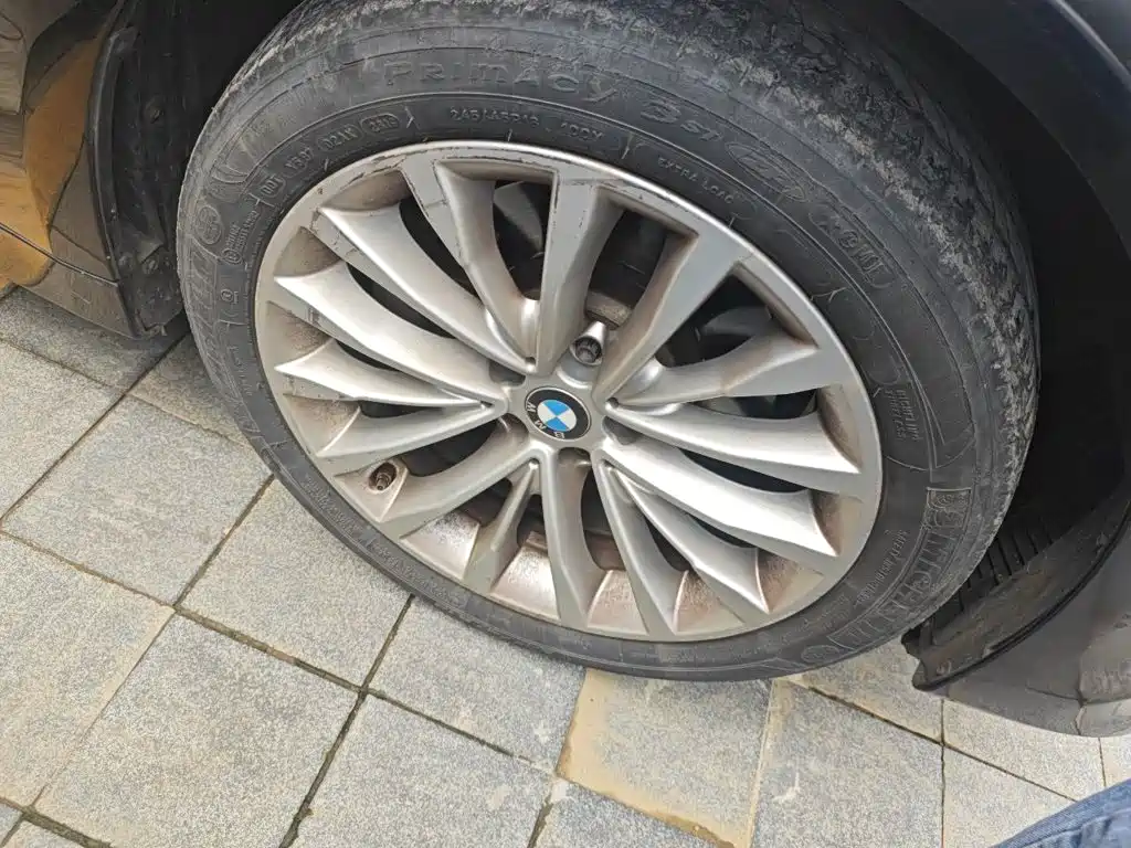 BMW 5 Series — фото 24