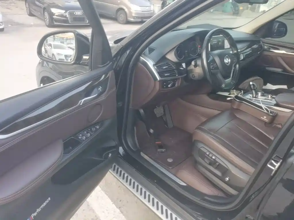 BMW X5 (Import) — фото 16