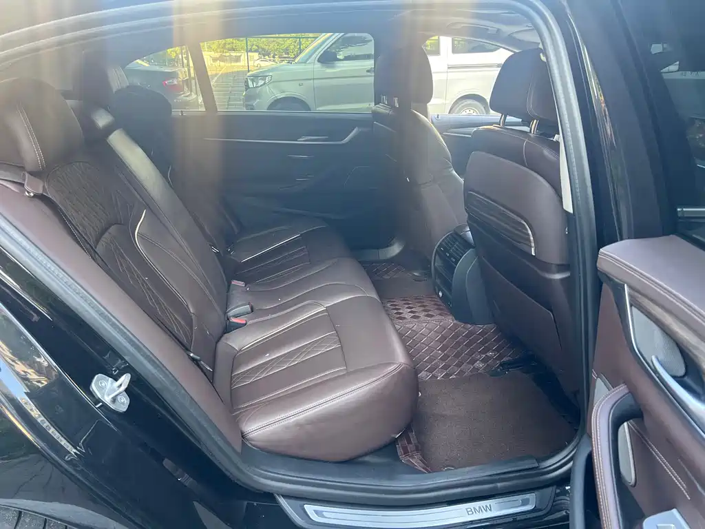 BMW 5 Series New Energy — фото 13