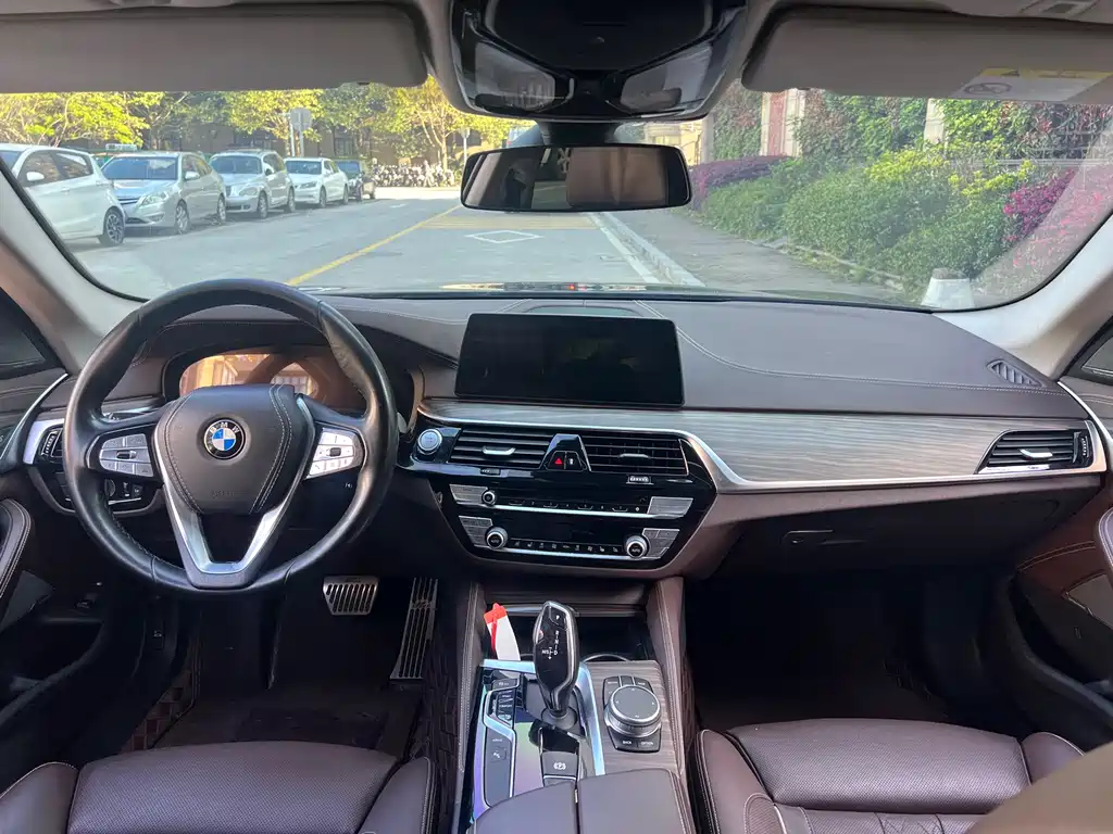 BMW 5 Series New Energy — фото 14